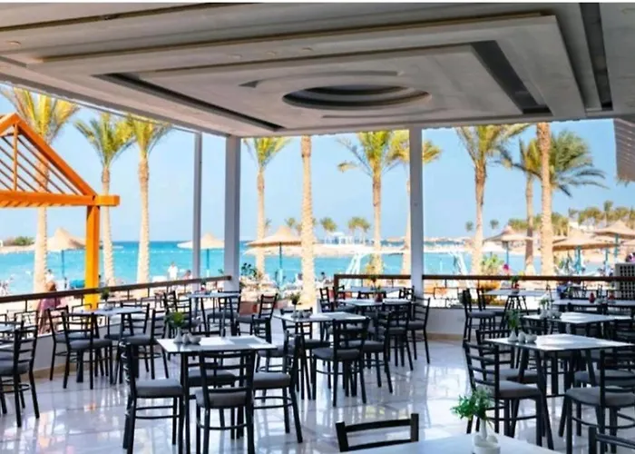 Mirage Bay & Aqua Park Szálloda 4*
