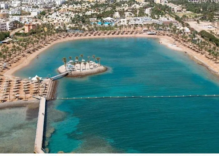 Mirage Bay & Aqua Park Gurdaka