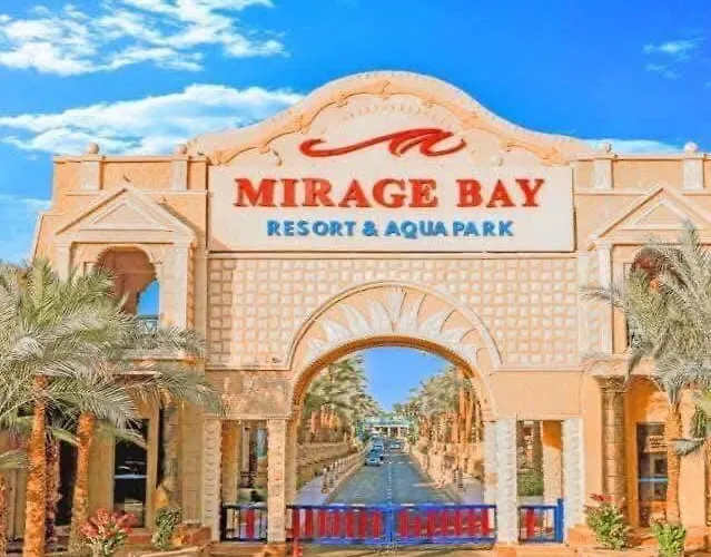 Mirage Bay & Aqua Park Szálloda Gurdaka